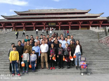 公司组织员工赴横店旅游